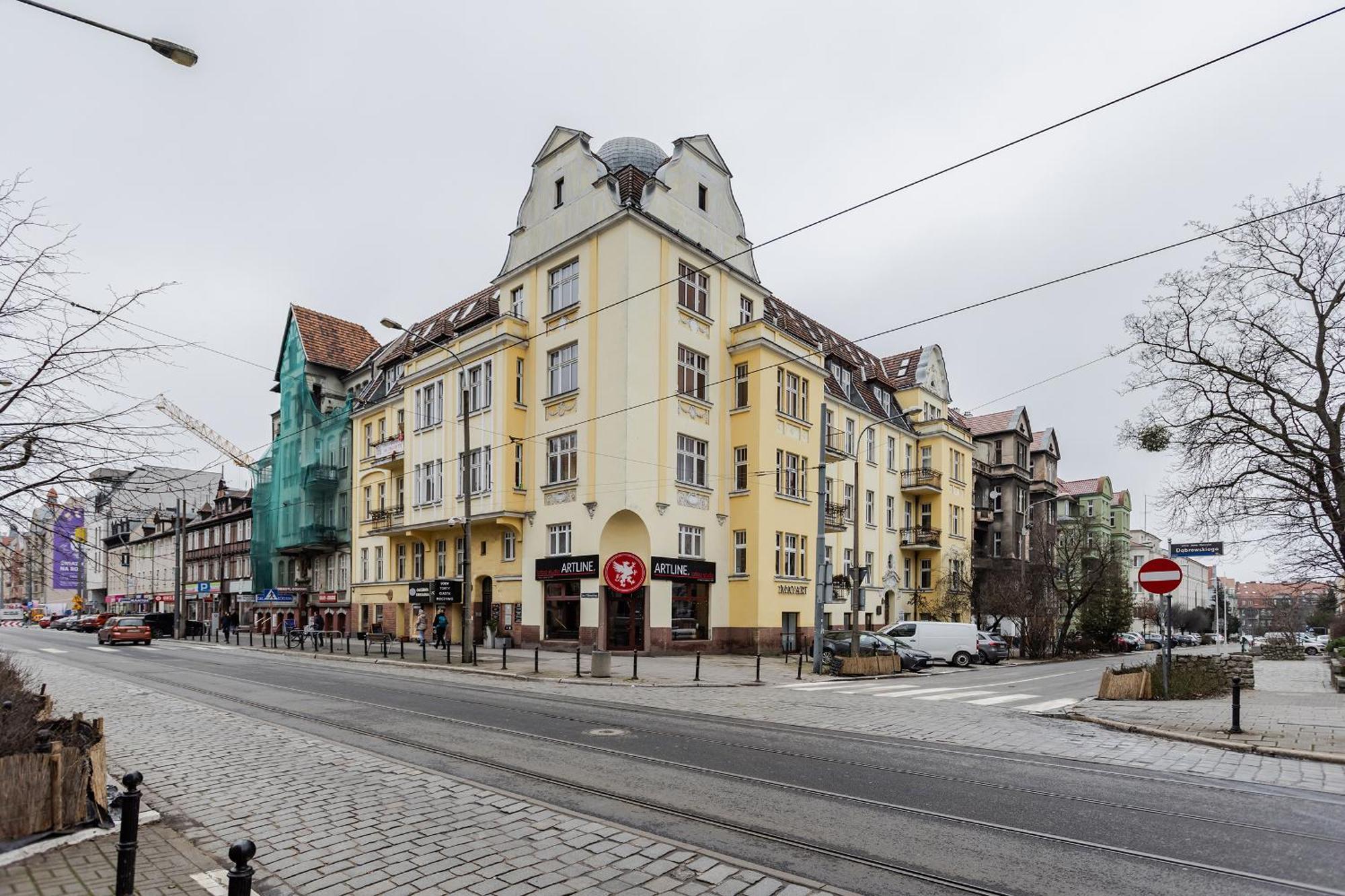 Nowoczesne I Stylowe Studia Very Berry W Poznaniu By Renters * Poznan