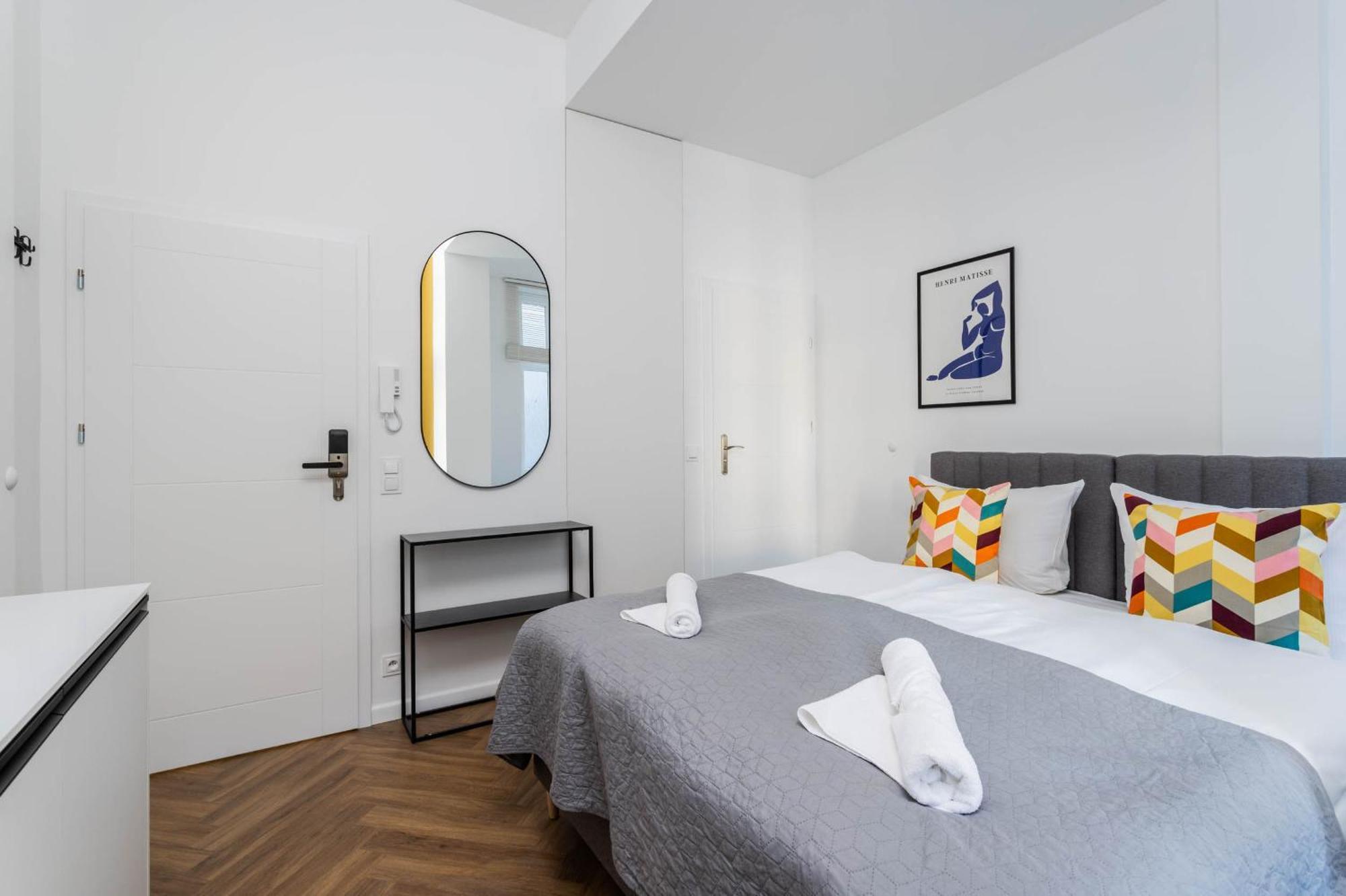 Apartment Nowoczesne I Stylowe Studia Very Berry W Poznaniu By Renters