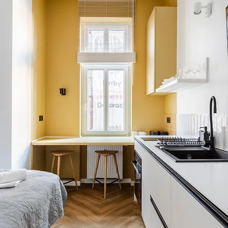 Nowoczesne I Stylowe Studia Very Berry W Poznaniu By Noclegi Renters Exterior photo