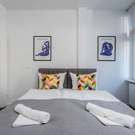 Nowoczesne I Stylowe Studia Very Berry W Poznaniu By Noclegi Renters Exterior photo