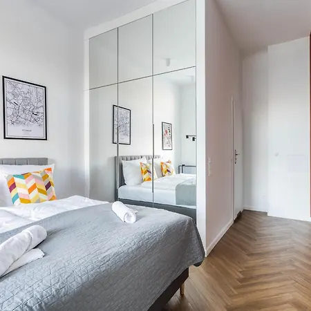 Nowoczesne I Stylowe Studia Very Berry W Poznaniu By Noclegi Renters Exterior photo