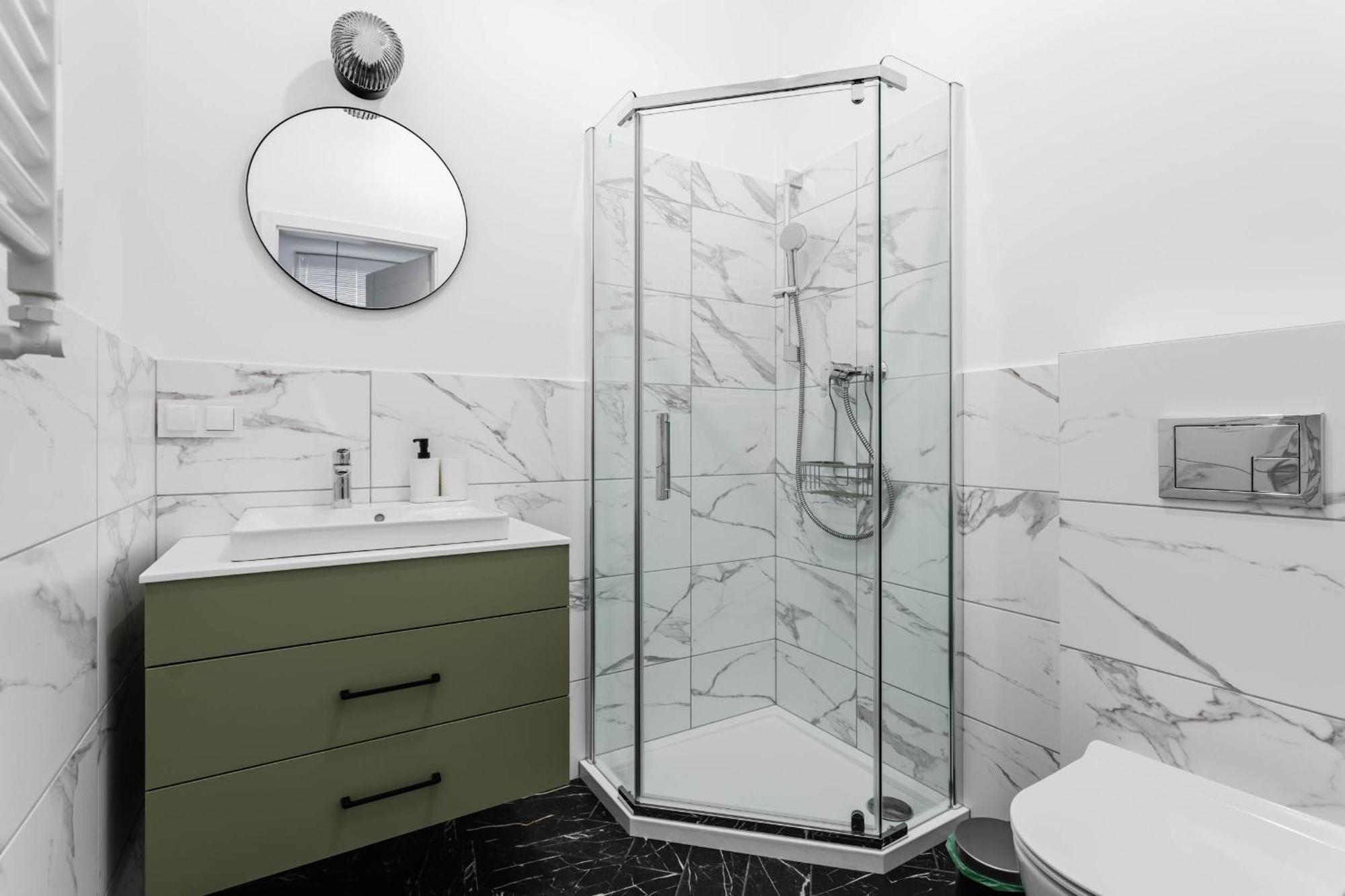 Nowoczesne I Stylowe Studia Very Berry W Poznaniu By Renters Apartment *