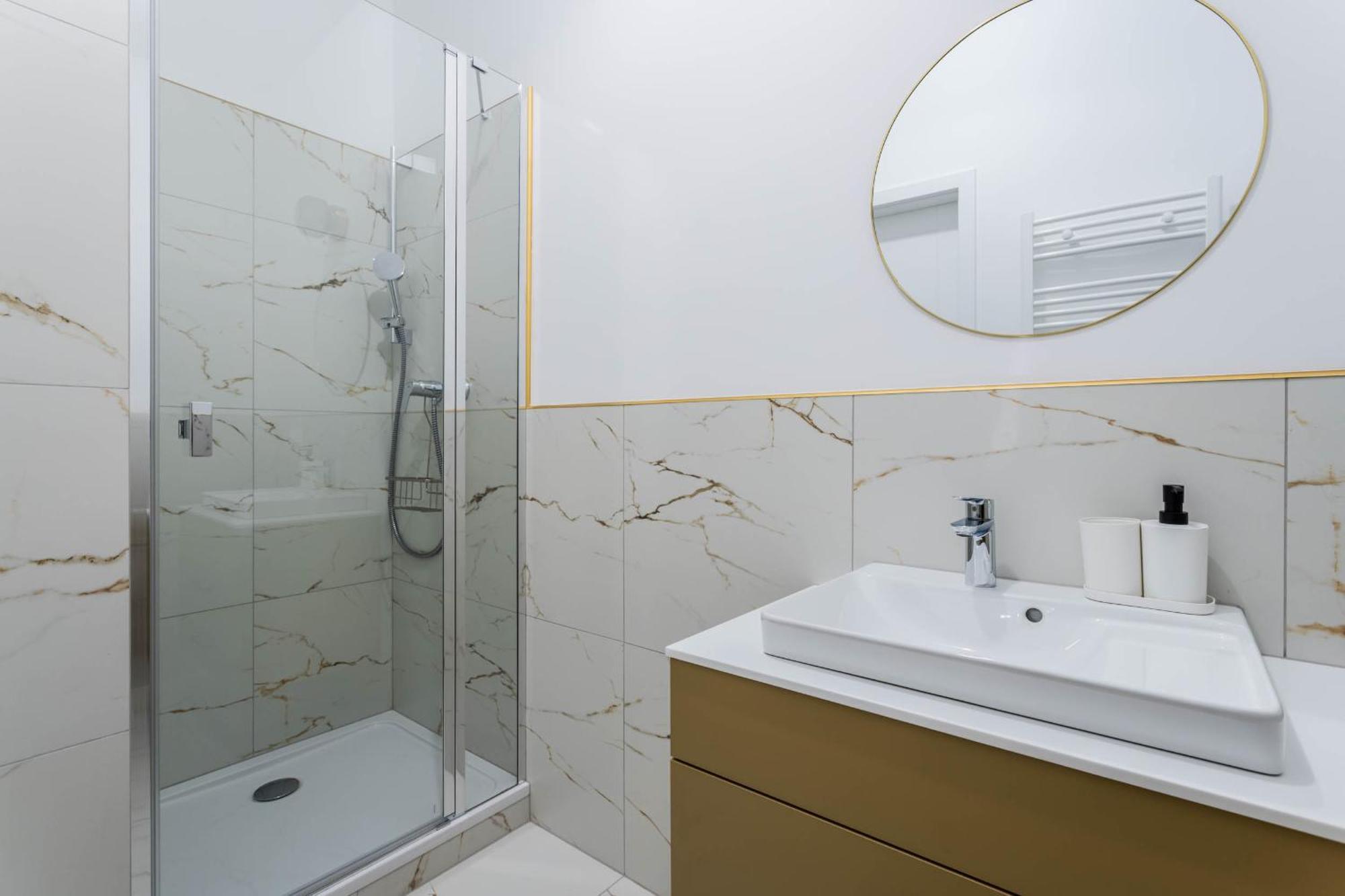 Apartment Nowoczesne I Stylowe Studia Very Berry W Poznaniu By Renters