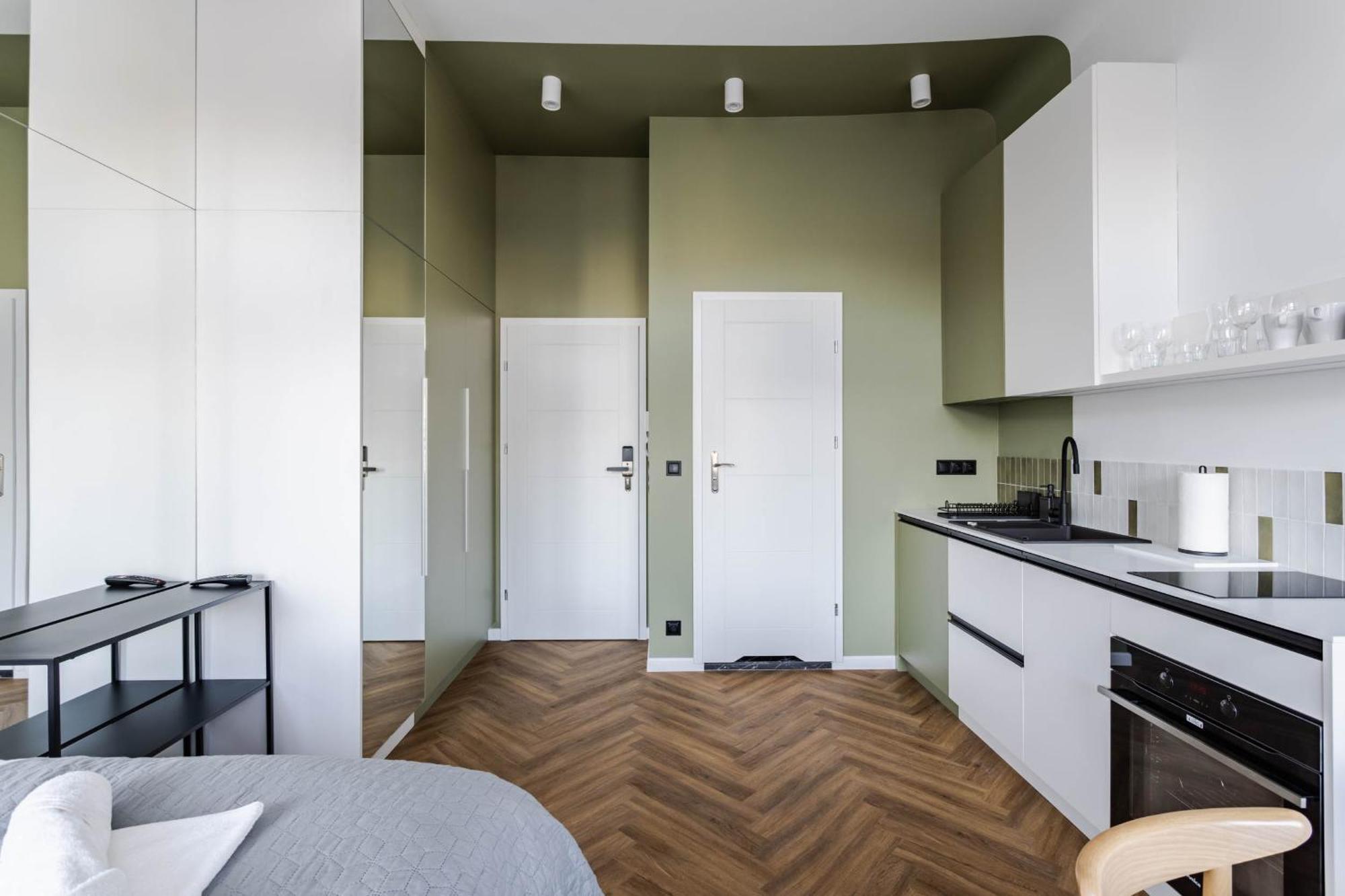 Nowoczesne I Stylowe Studia Very Berry W Poznaniu By Renters Apartment