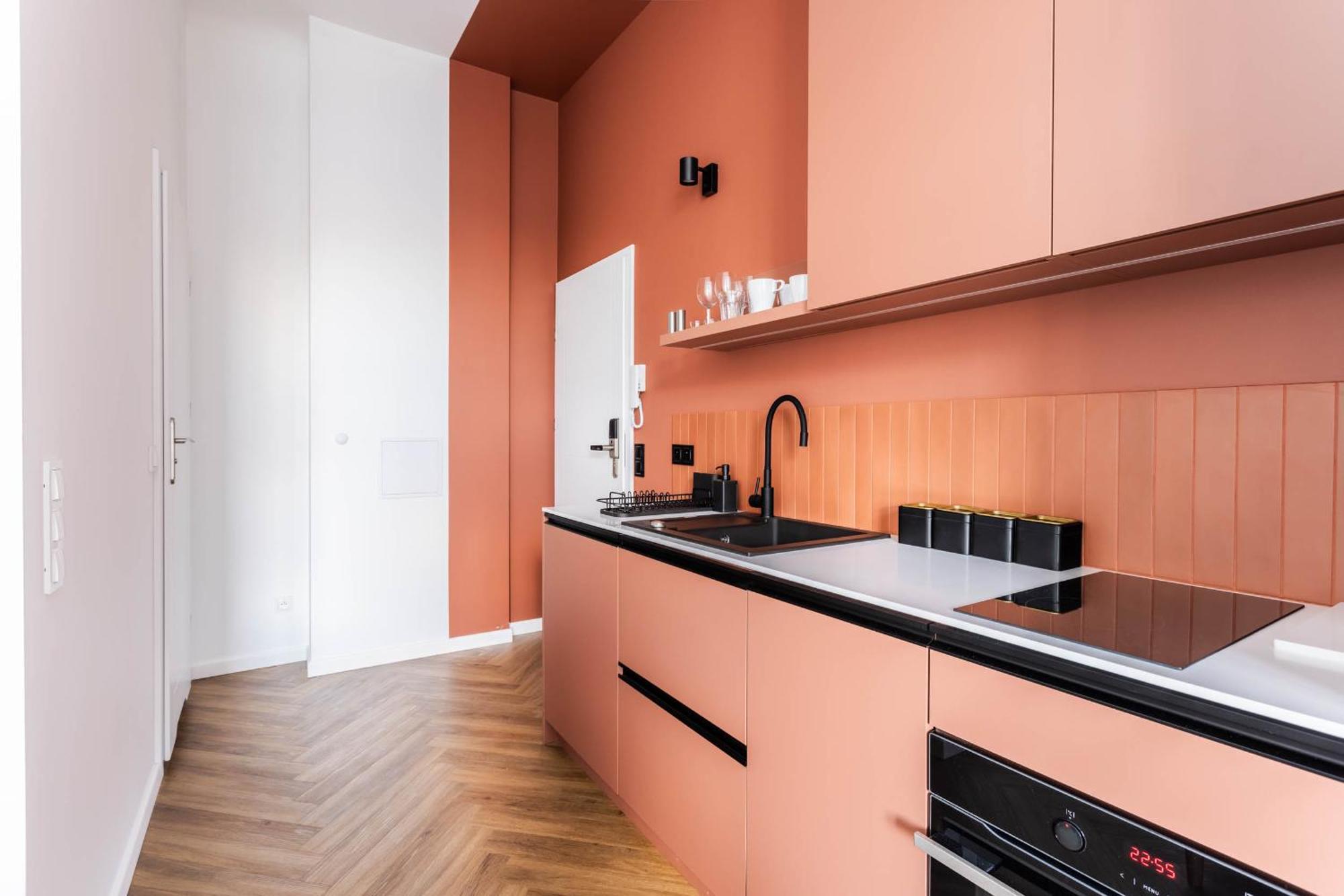 Nowoczesne I Stylowe Studia Very Berry W Poznaniu By Renters Poznan