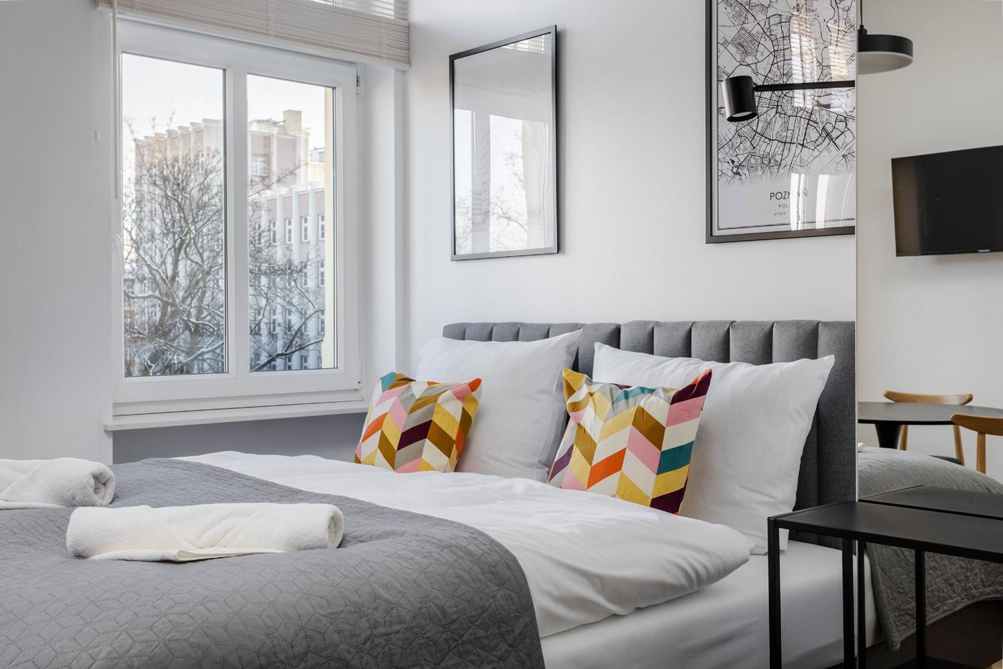 Apartment Nowoczesne I Stylowe Studia Very Berry W Poznaniu By Renters *