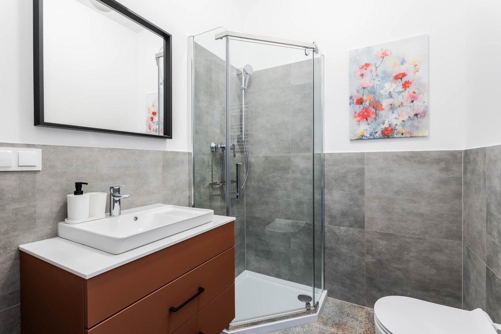 Nowoczesne I Stylowe Studia Very Berry W Poznaniu By Renters * Poznan