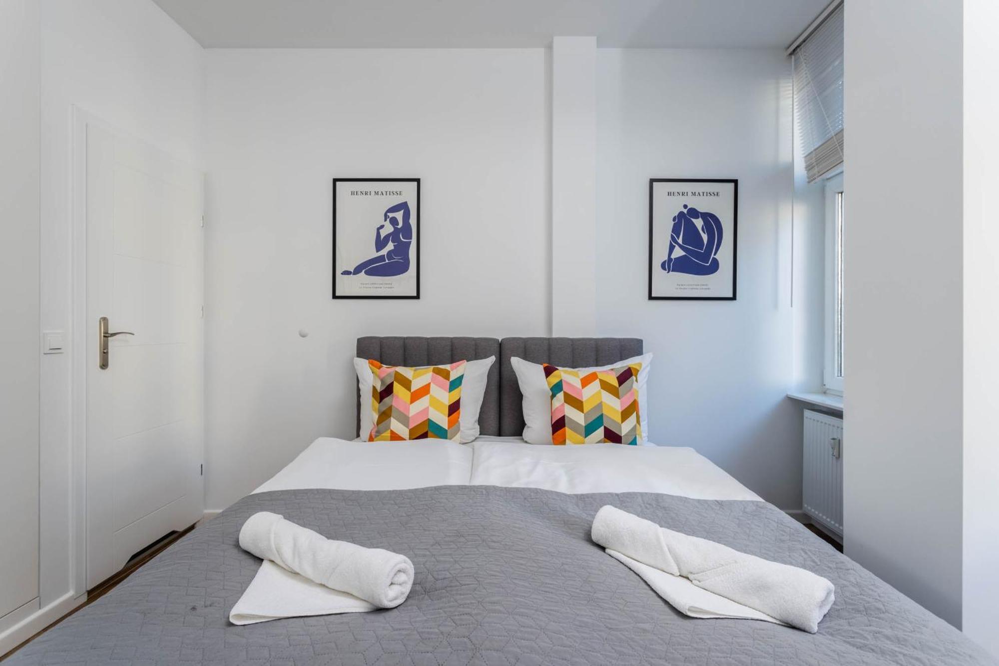 Nowoczesne I Stylowe Studia Very Berry W Poznaniu By Renters * Poznan