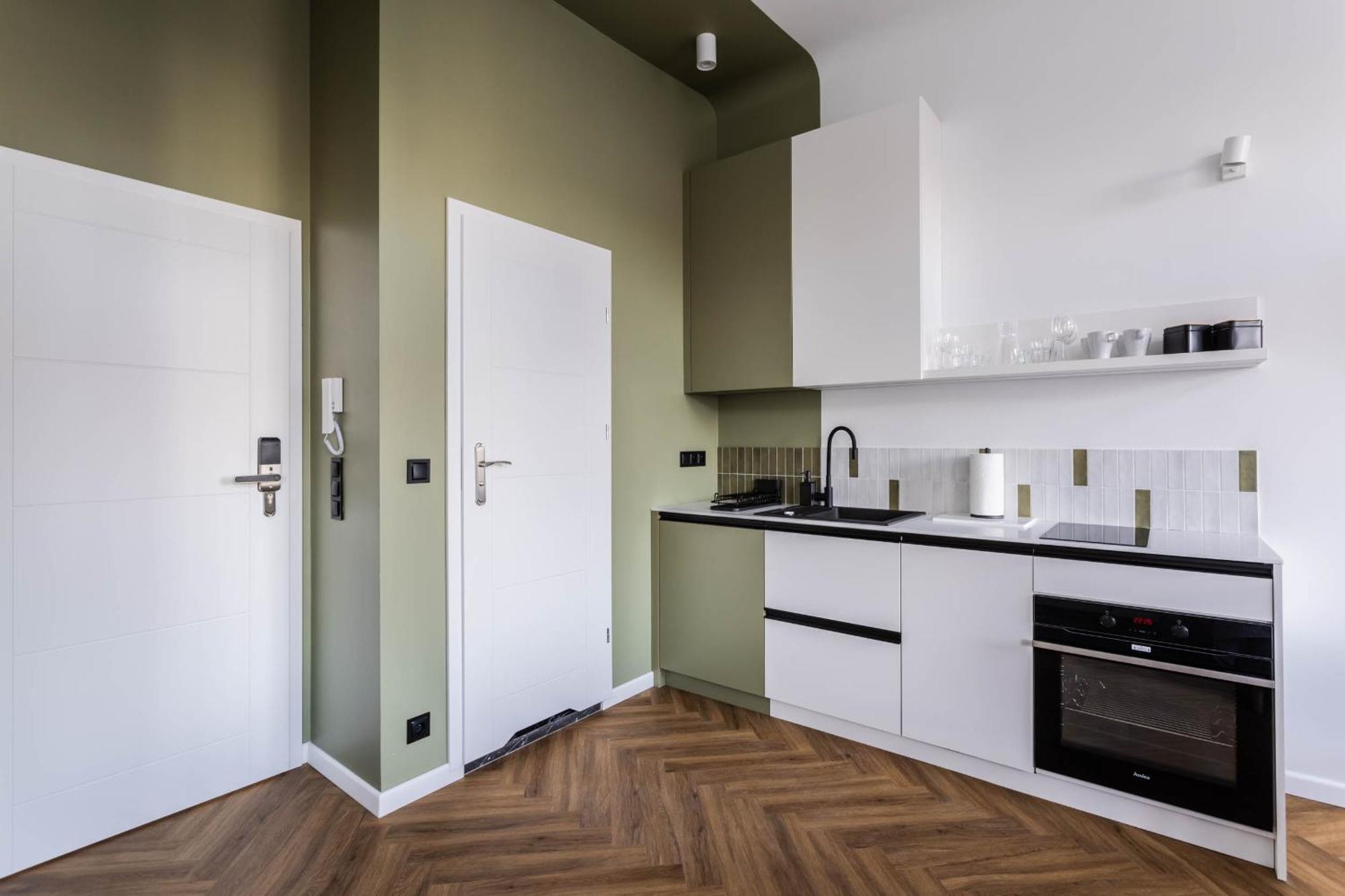 Nowoczesne I Stylowe Studia Very Berry W Poznaniu By Renters Poznan