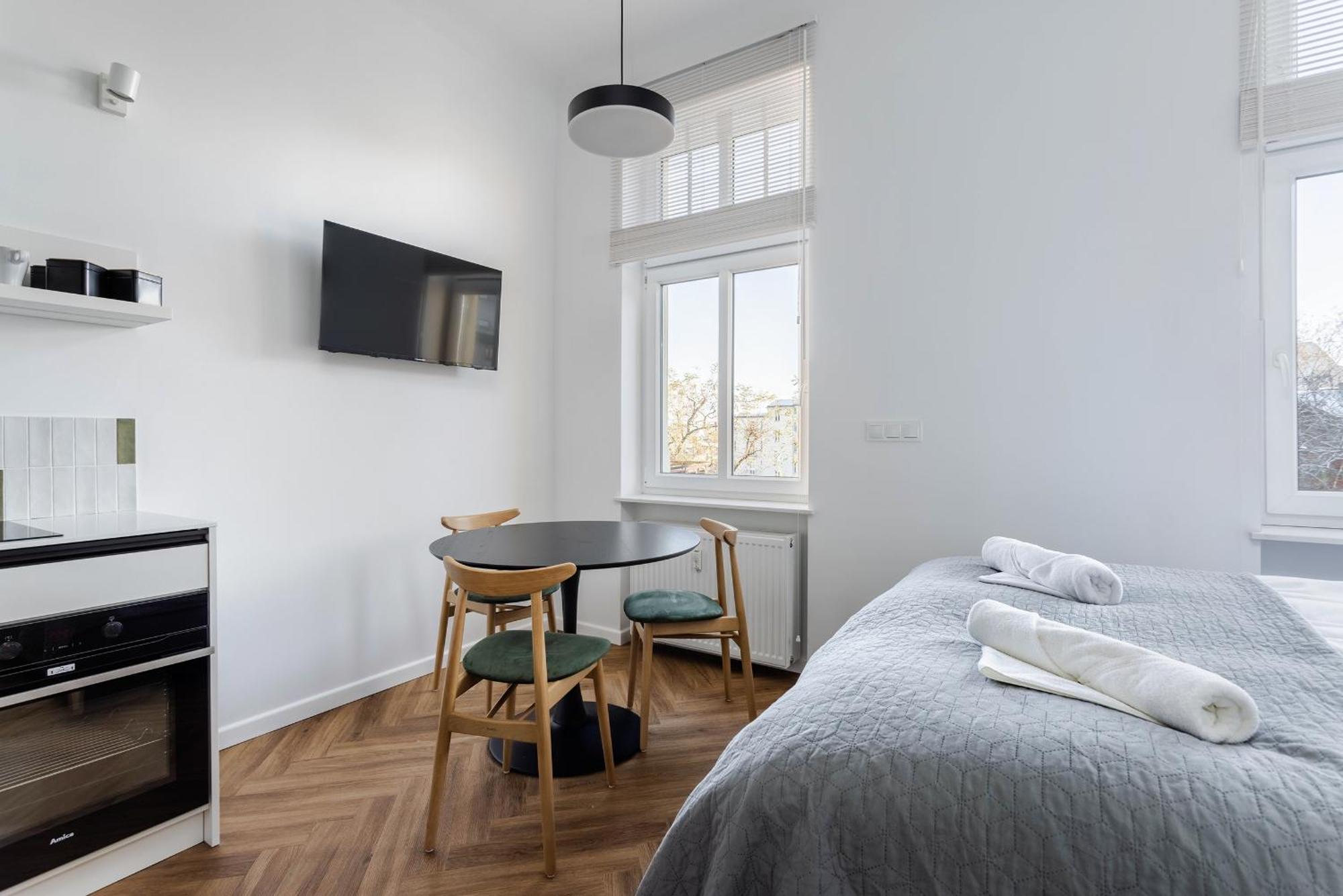 Nowoczesne I Stylowe Studia Very Berry W Poznaniu By Renters
